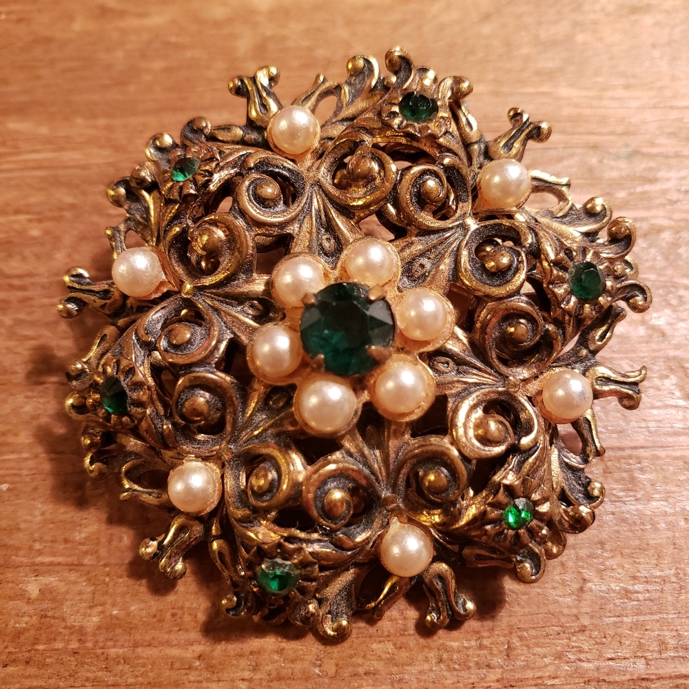 Vintage Gold Brooch with Emerald Green Sets & Pearls